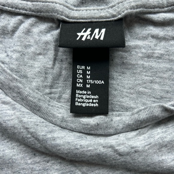 H&M T-Shirt Size M - Picture 2 of 3